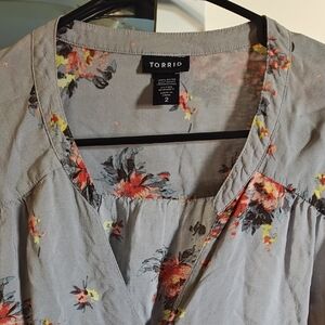 Torrid Gray Floral Women's Blouse